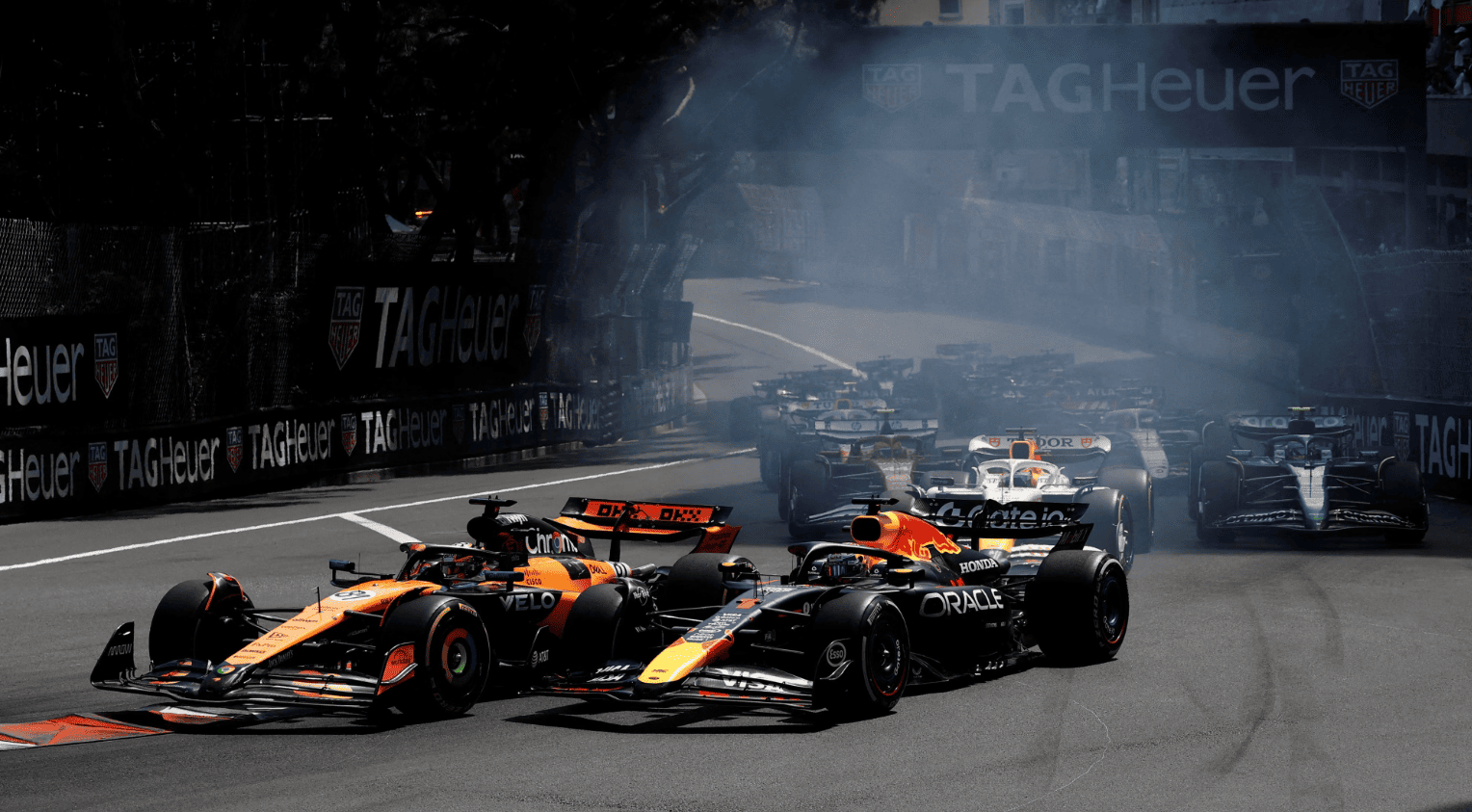 Grand Prix de Formule 1 - Ecuries McLaren Formula 1 Team avec Oscar Piastri - Mercedes AMG PETRONAS Formula One Team - Max Verstappen chez Oracle Red Bull Racing - Scuderia Ferrari et Lewis Hamilton - Aston Martin Aramco Formula One Team - MoneyGram Haas F1 Team - Racing Bulls Formula One Team avec Isaac Hadjar et Liam Lawson - Atlassian Williams Racing