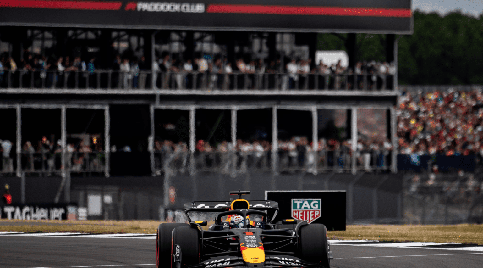 Red Bull Racing - Max Verstappen sur le circuit de Silverstone pour le Grand Prix de Grande-Bretagne
