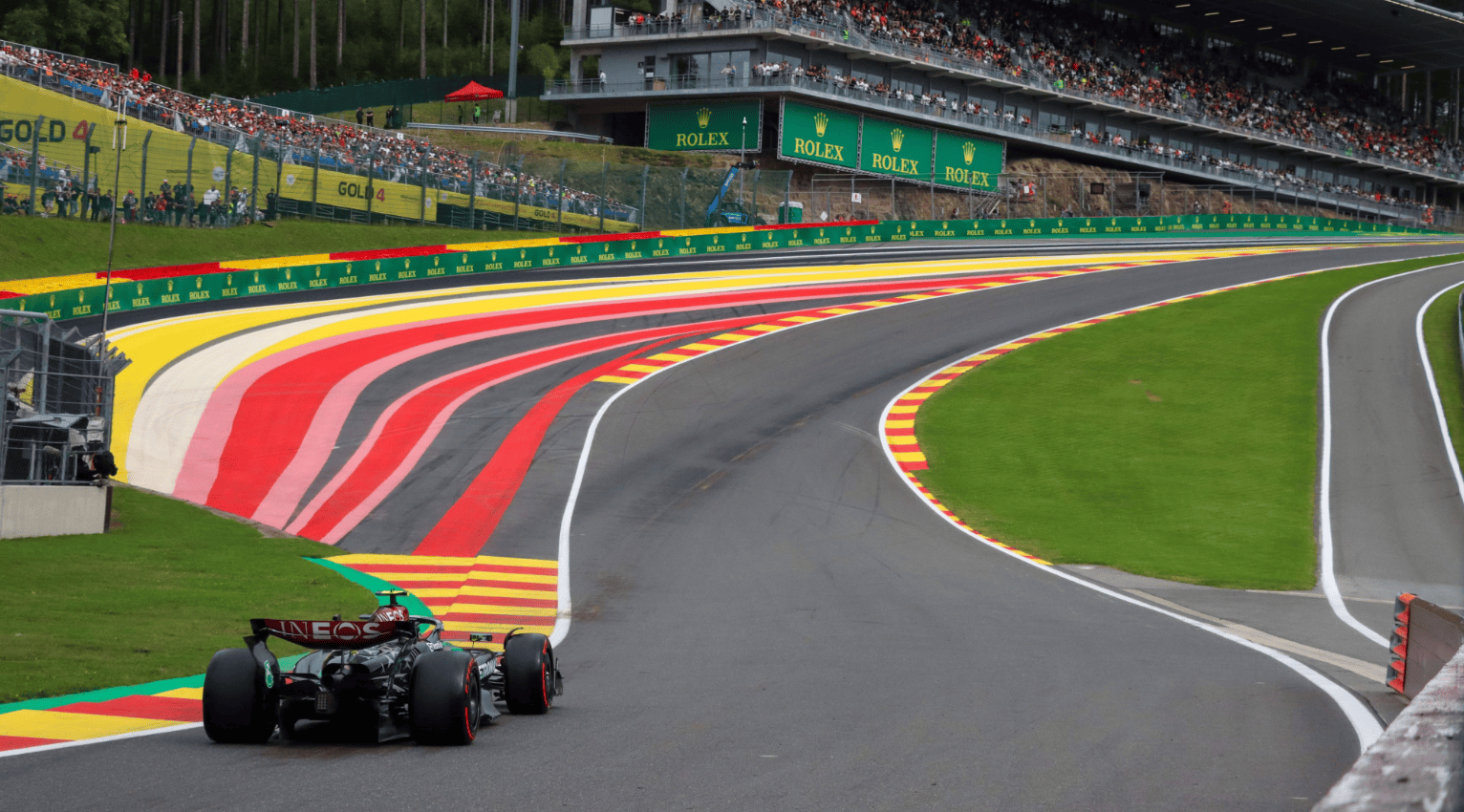 Passage à Eau Rouge sur le Circuit de Spa-Francorchamps lors du Grand Prix Formule 1 de Belgique pour l'écurie Mercedes