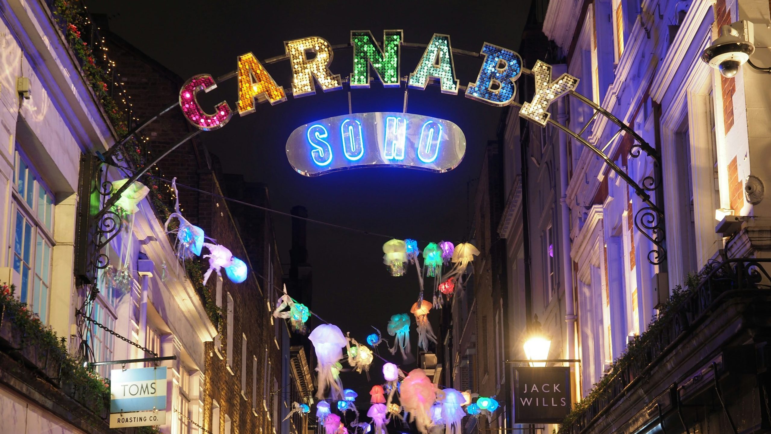 Entrée de Carnaby street dans le quartier de Soho à Londres