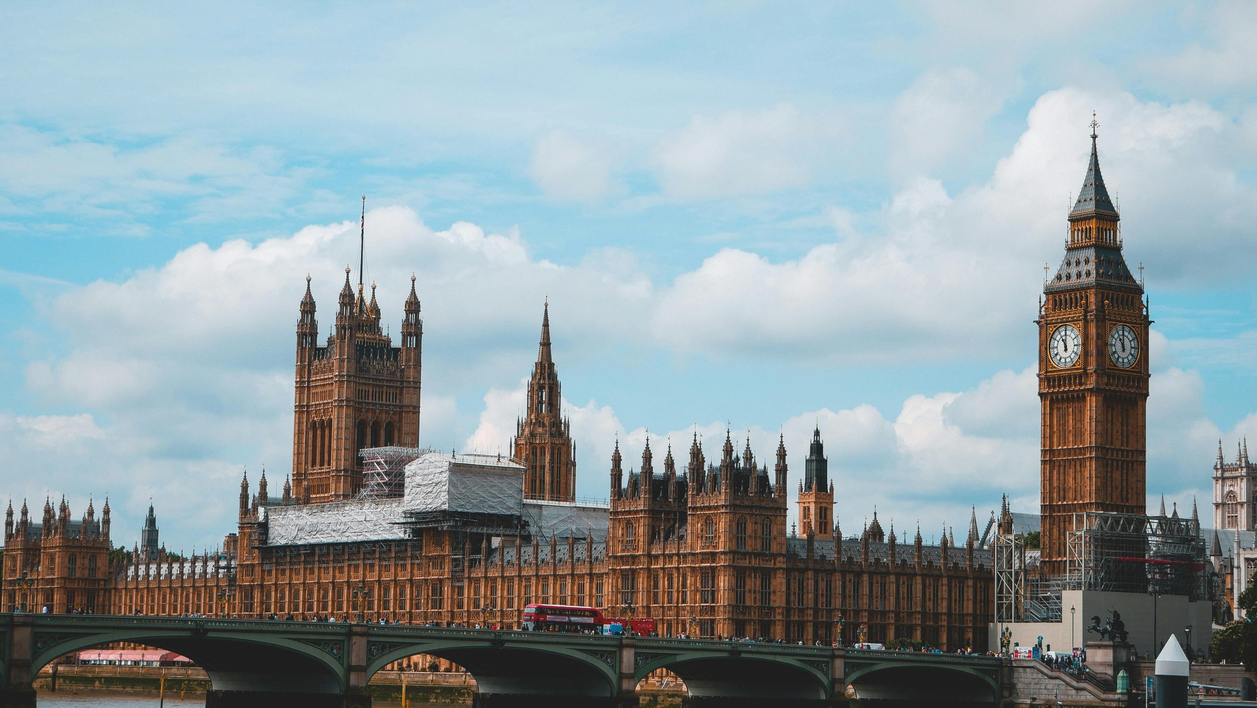 Vue du Palais de Westminster à Londres